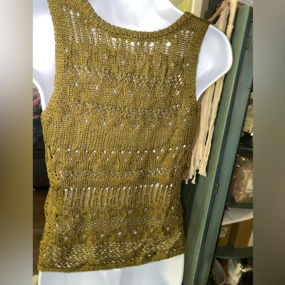 Embossed brand, crocheted, dark green tank - Picture 2 of 5